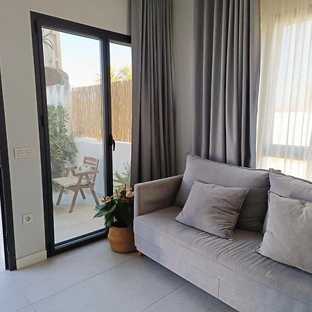 Apartamentos Madreselva Fernan Perez Exteriör bild