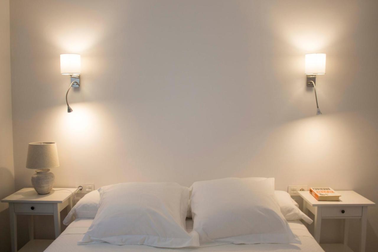 Apartamentos Madreselva Fernan Perez Exteriör bild