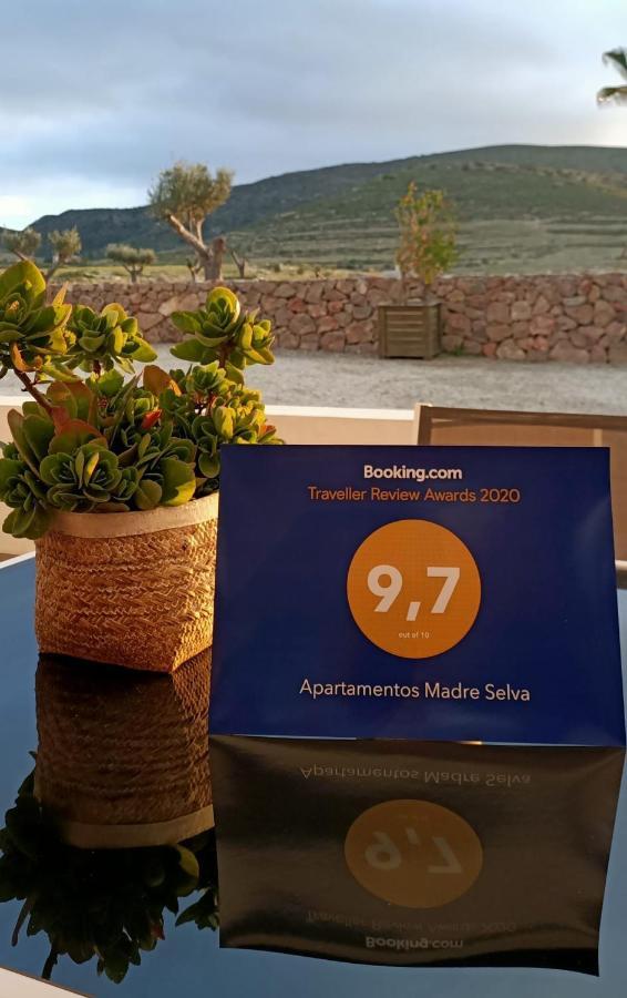 Apartamentos Madreselva Fernan Perez Exteriör bild