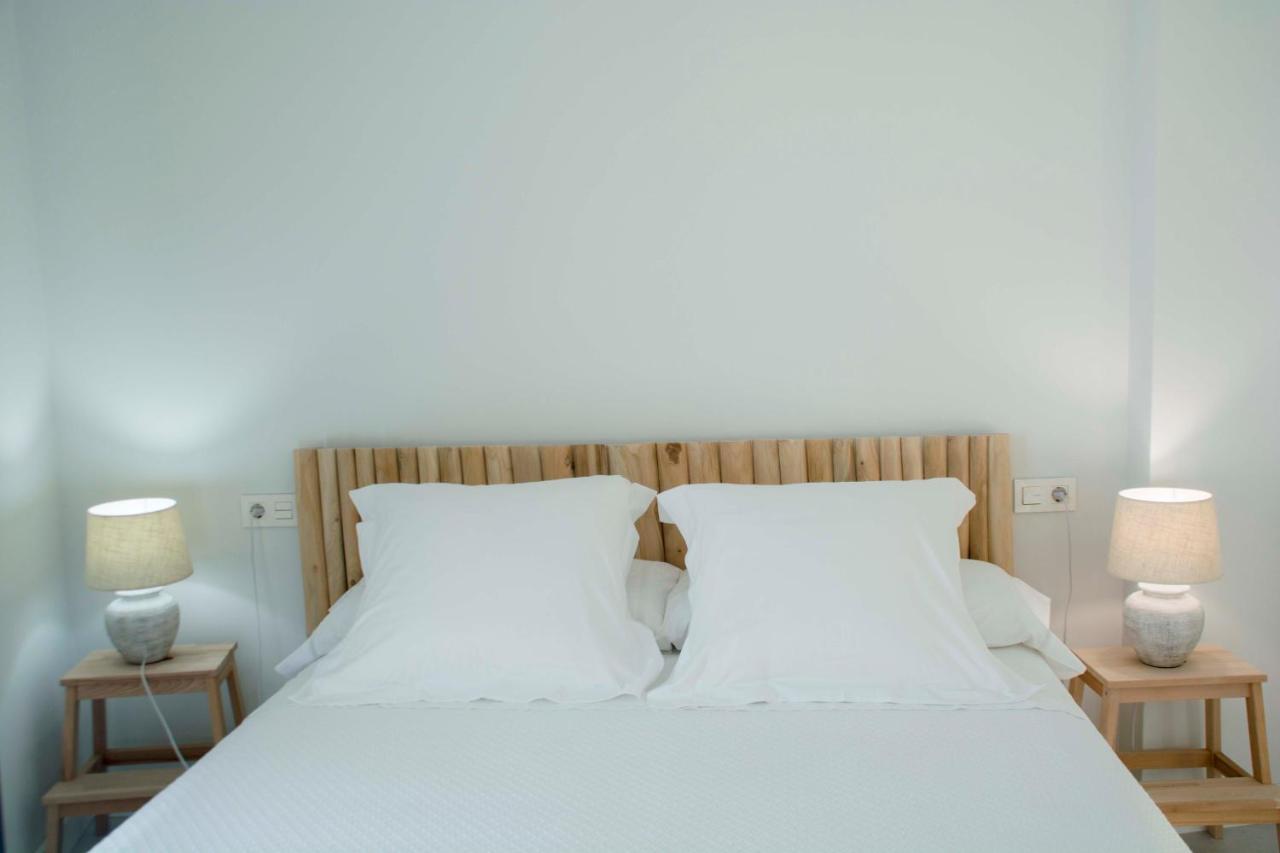 Apartamentos Madreselva Fernan Perez Exteriör bild