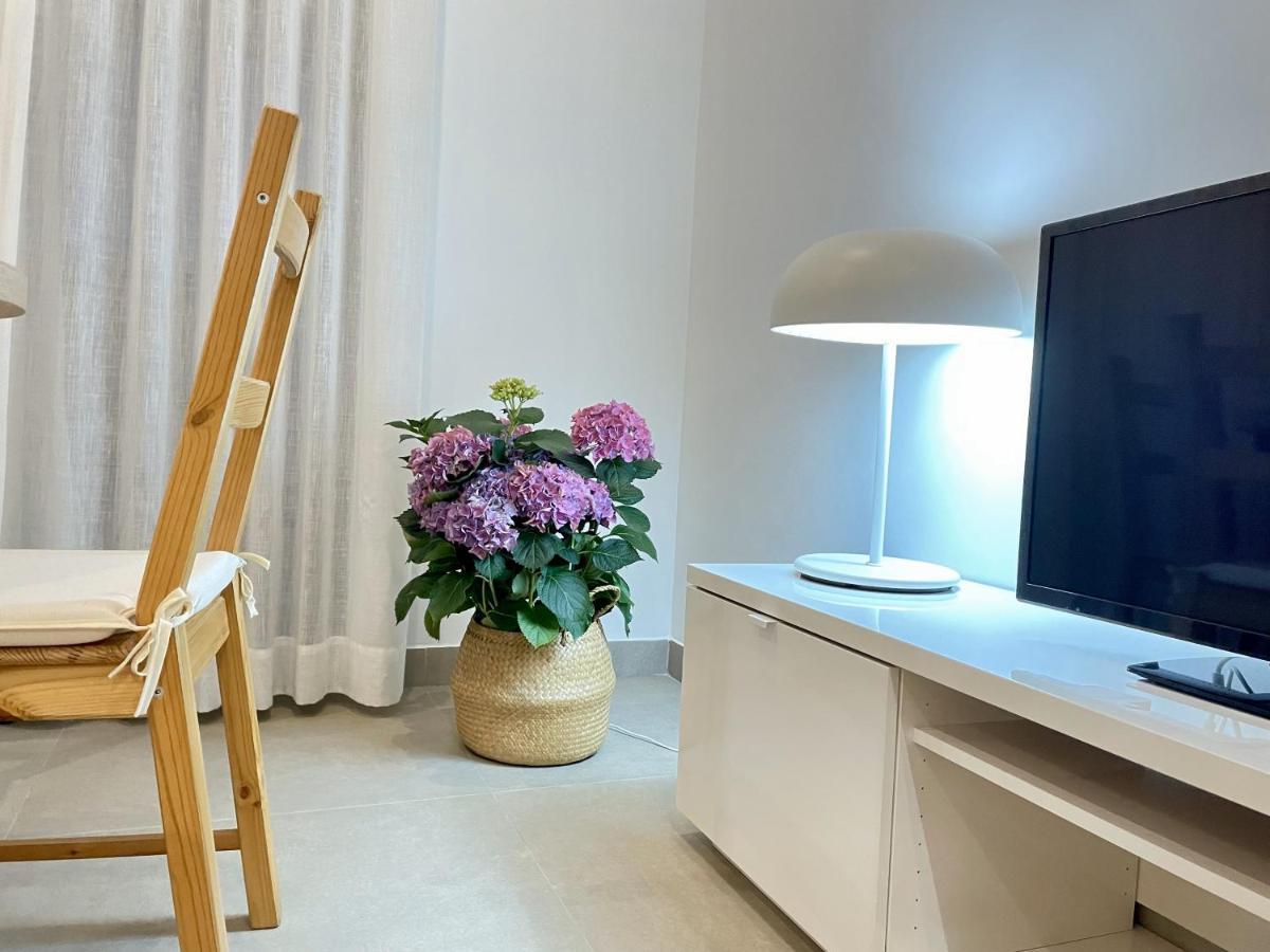 Apartamentos Madreselva Fernan Perez Exteriör bild