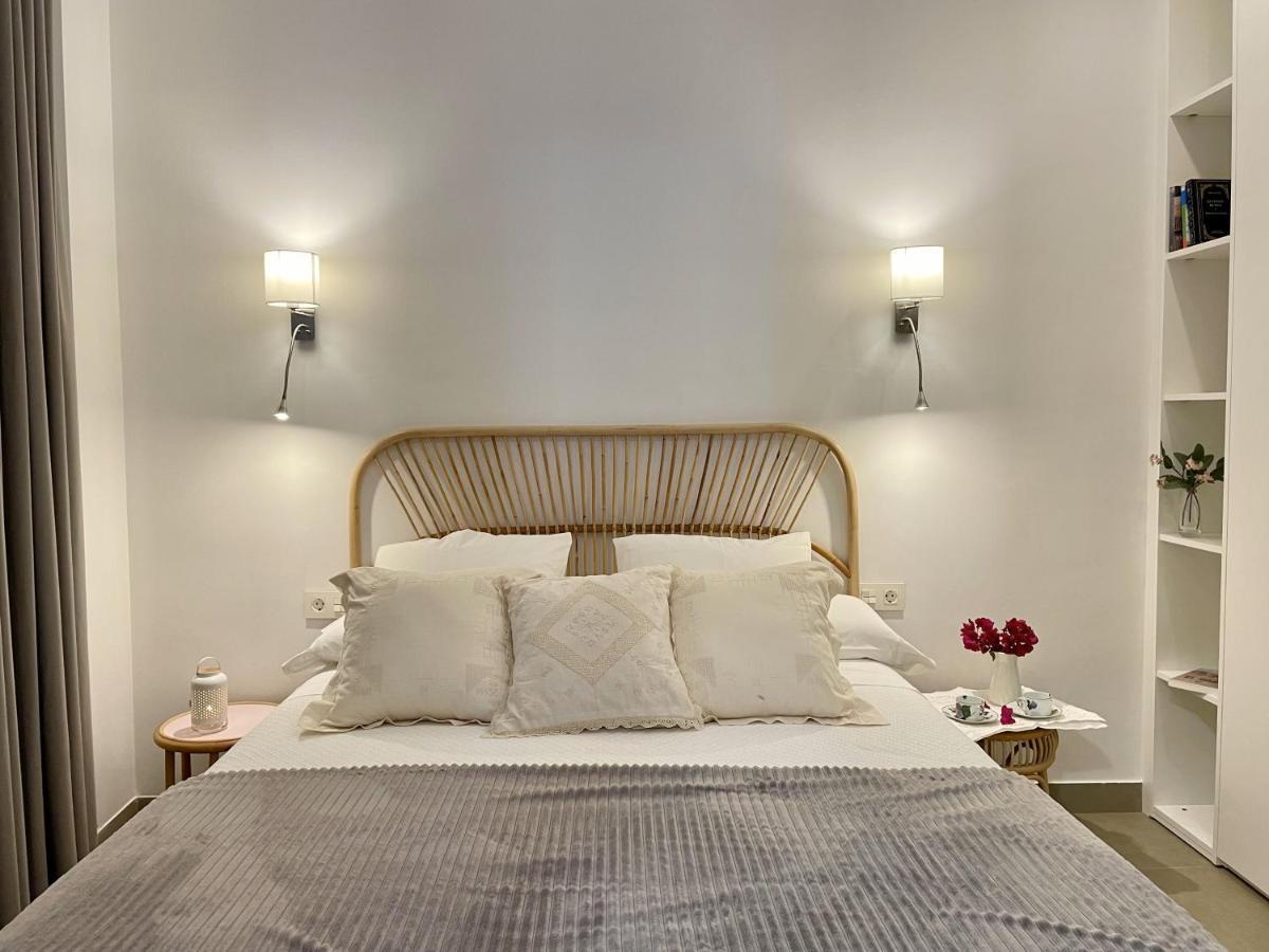 Apartamentos Madreselva Fernan Perez Exteriör bild