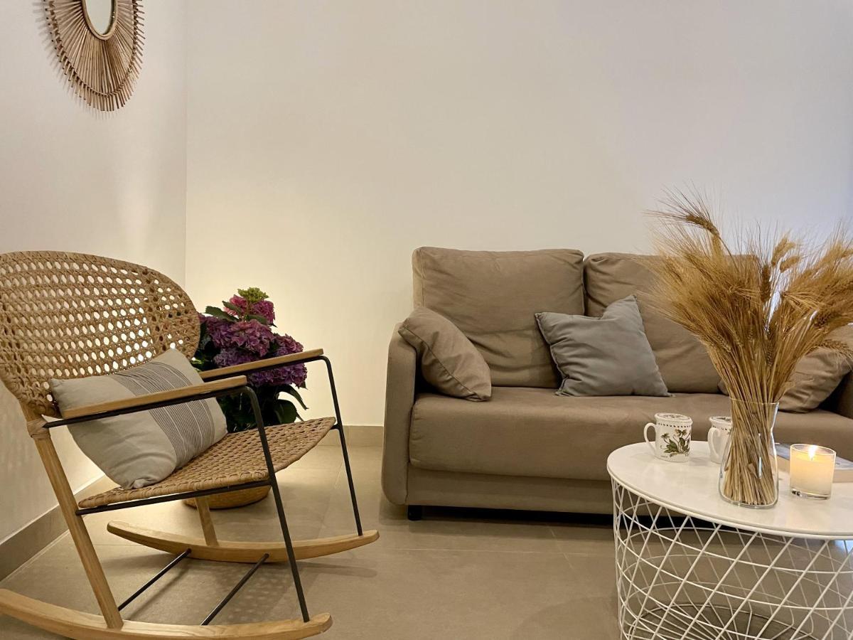 Apartamentos Madreselva Fernan Perez Exteriör bild