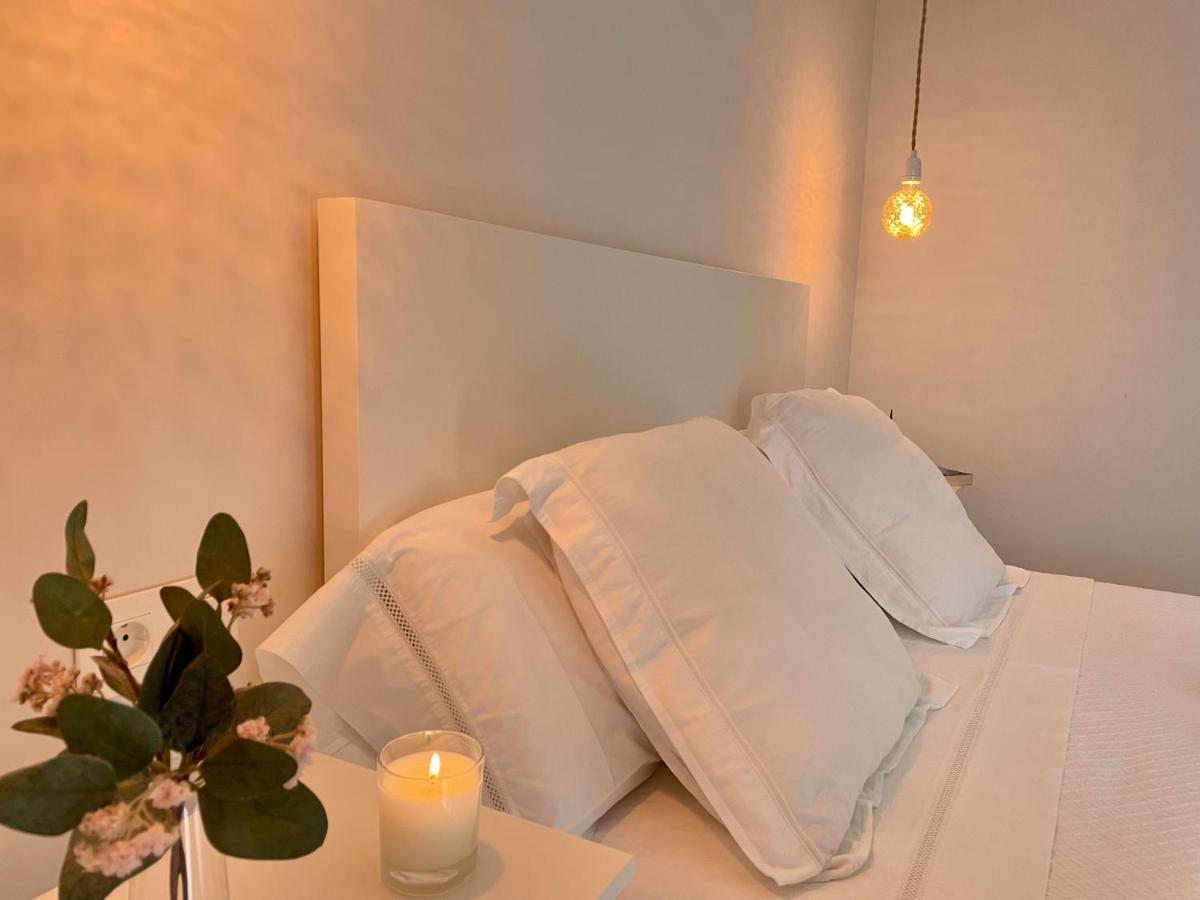 Apartamentos Madreselva Fernan Perez Exteriör bild