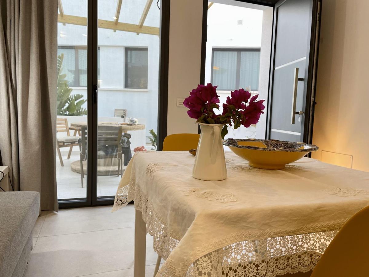 Apartamentos Madreselva Fernan Perez Exteriör bild