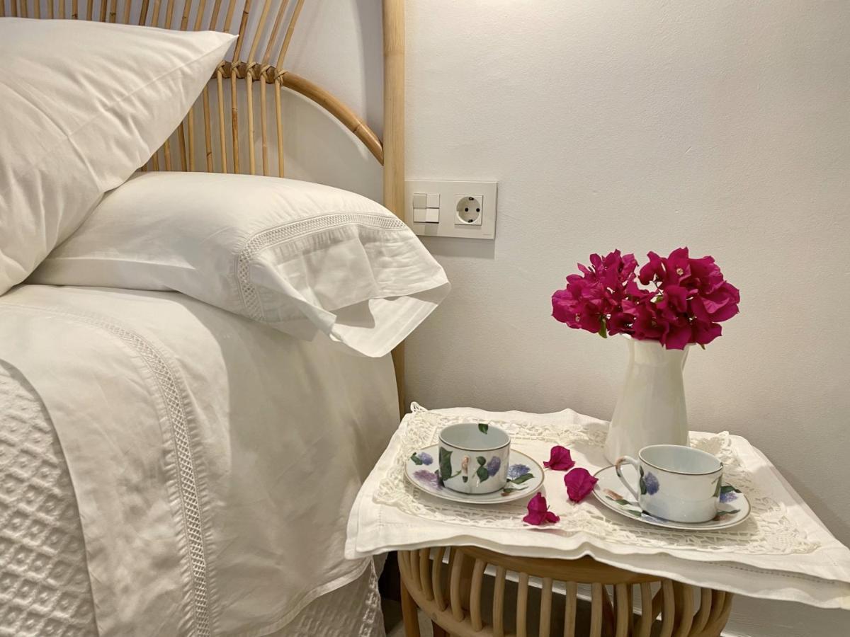 Apartamentos Madreselva Fernan Perez Exteriör bild