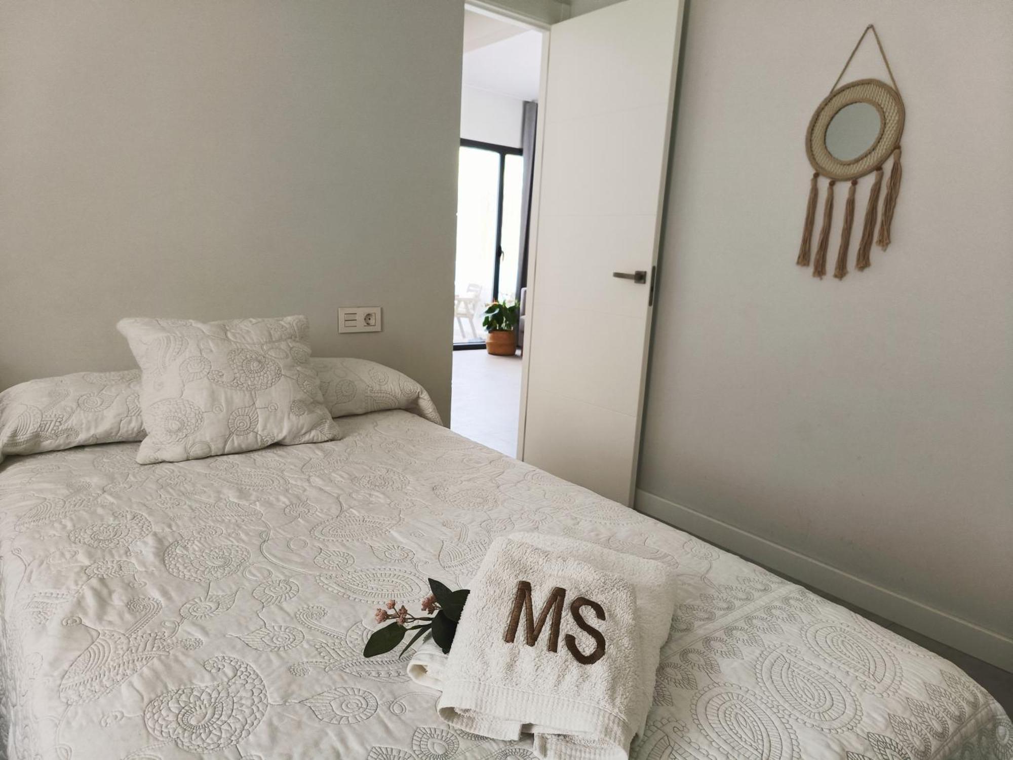 Apartamentos Madreselva Fernan Perez Exteriör bild